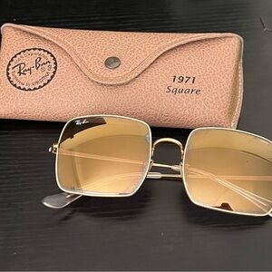 RayBans 1971 Square color: mirror